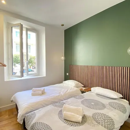 New In Forville With Balcony דירה